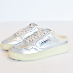 AUTRY Mule Low Sneaker in Shearling/Silver