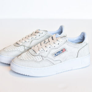 AUTRY Medalist Low Sneaker in White/White