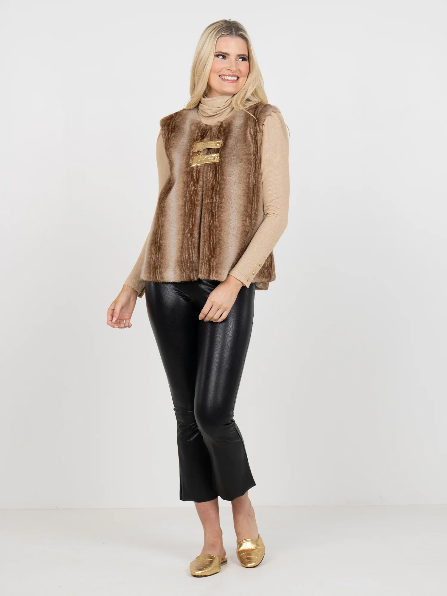 HO25-RoxyVest-Fur-Front