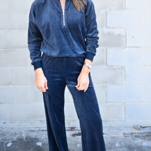 PERFECT WHITE TEE Kiva Velour 3/4 Zip Sweatshirt in Navy