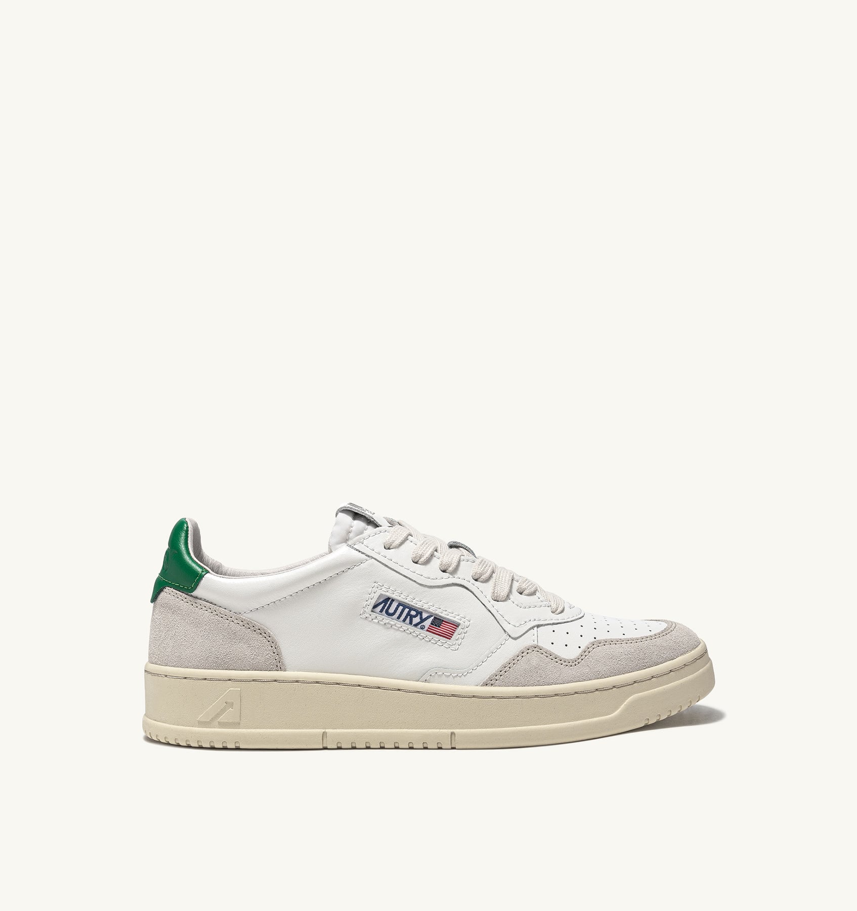 SNEAKERS-MEDALIST-LOW-IN-SUEDE-E-PELLE-BIANCA-E-AMAZON-AUTRY_4117_dettaglio@2x