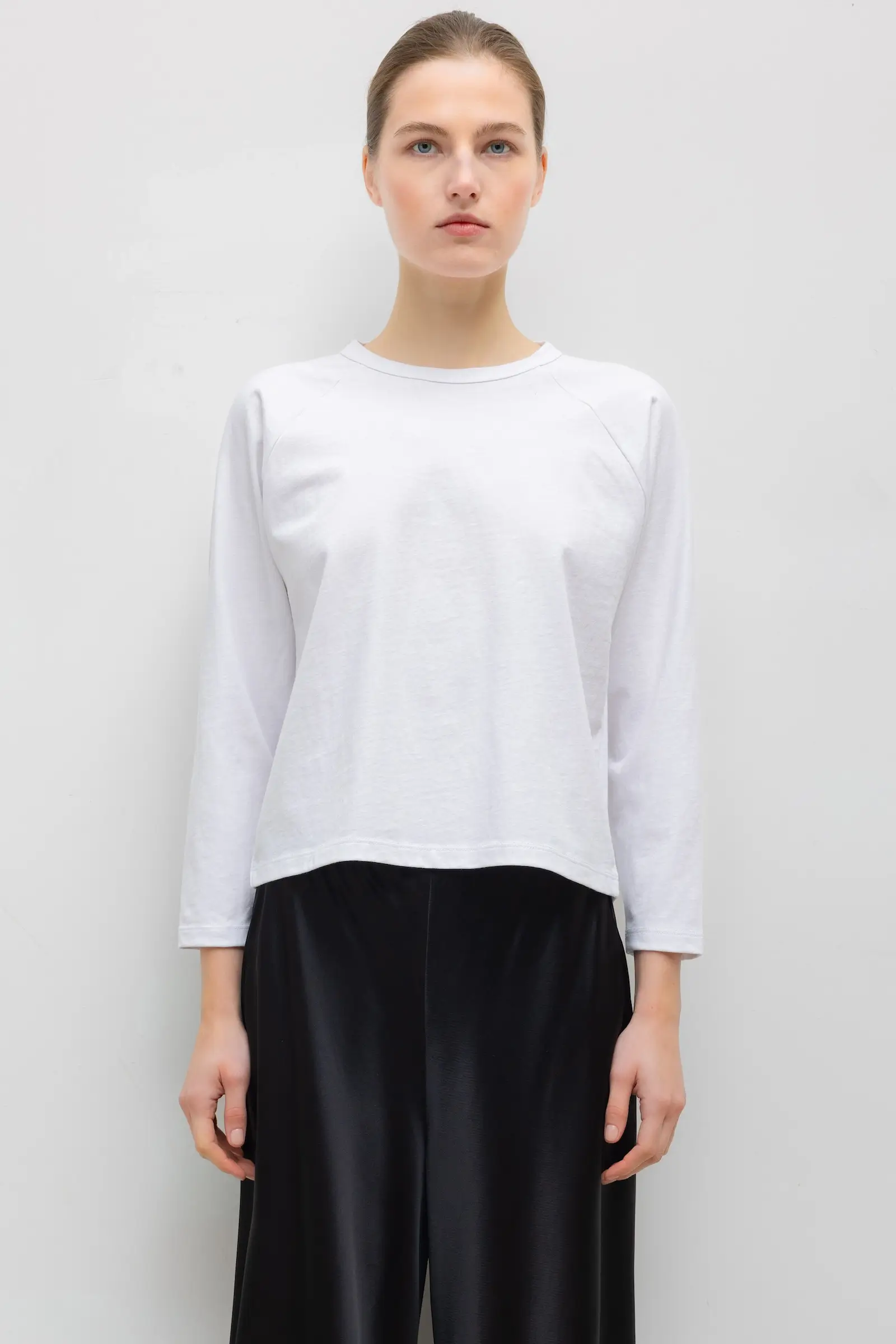 LESET_MARGO_THE-MARGO-LONG-SLEEVE-BASEBALL-TEE_WHITE_ON-MODEL_01