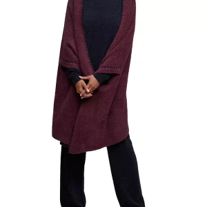 BAREFOOT DREAMS CozyChic®Blanket Stitch Wrap in Deep Garnet/Black