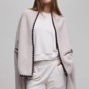 BAREFOOT DREAMS CozyChic® Blanket Stitch Wrap in Stone/Umber